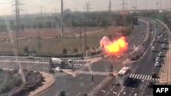 نمایی از حملات راکتی گروه جهاد اسلامی در روز سه‌شنبه، که به یک بزرگراه در اسرائیل اصابت کرد.