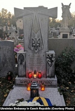 Українські могили в Чехії. Автор проекту Оксана Лятуринська