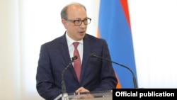 Бывший глава МИД Армении Ара Айвазян