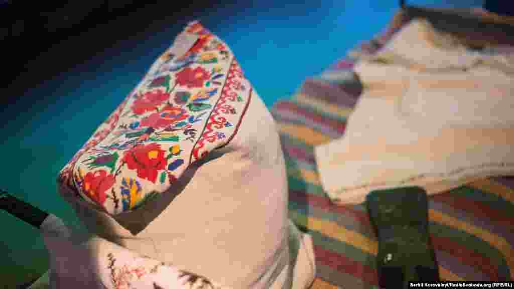 Пошивка середина ХХ століття. Домотканне лляне полотно, Полтавщина