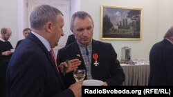 Петро Тима із послом України в Польщі Андрієм Дещицею. Варшава, липень 2016 року