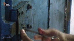 Як виглядає камера у Лук'янівському СІЗО (відео)