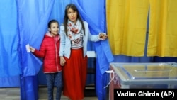 21 квітня відбувається другий тур виборів президента України