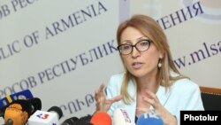 Министр труда и социальных вопросов Мане Тандилян на пресс-конференции, Ереван, 22 августа 2018 г.