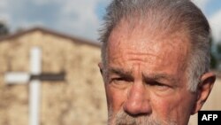 تری جونز، کشيش کلسيايی در شهر گينزويل فلوريدا،