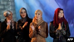 Нохчийчоьнан куьйгалхочуьнан хIусамнанас Кадырова Меднис шен зударийн духарийн коллекци гайтина Дубайхь.