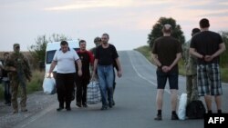 Обмін полоненими між українськими військовими і проросійськими сепаратистами поблизу Донецька, 8 вересня 2015 року