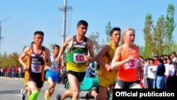 Ниммарафони XI байналмилалӣ бахшида ба Рӯзи пойтахт дар Душанбе