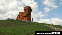 Нагорный Карабах - Монумент «Мы и наши горы» рядом со Степанакертом