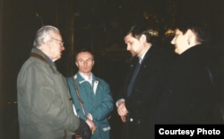 Васіль Быкаў у Празе. 25 сакавіка 2000