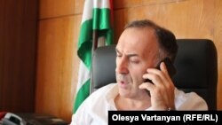 Сам Табагуа подозревает, что это было преднамеренное преступление с целью запугать его в преддверии скорых президентских выборов