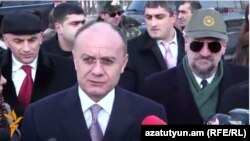 Министр обороны Армении Сейран Оганян (архив)