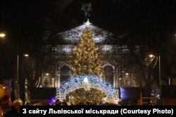 Ялинка у Львові