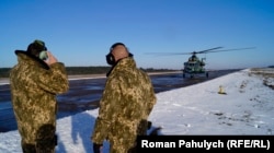 Мі-8 Армійської авіації ЗСУ під час тренувальних польотів, 2021 рік