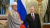 ولادیمیر پوتین، رئیس‌جمهوری روسیه، روز سه‌شنبه در مسکو با هیثم بن طارق، سلطان عمان