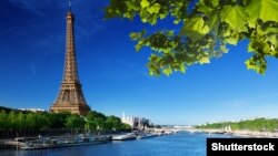 Франция - Эйфелева башня в Париже