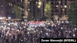 29 червня протестувальники зібралися перед Палацом правосуддя в Белграді