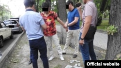 УКМК кармалгандардын бирин атайын кызматтын тергөө абагына киргизди. 
