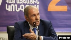 Armenia - Former President Levon Ter-Petrosian at a press-conference in Yerevan, June 10, 2021.