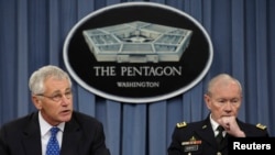 ԱՄՆ-ի պաշտպանության նախարար Չաք Հեյգել (ձախից) և ԶՈւ միացյալ շտաբների պետերի խորհրդի նախագահ Մարթին Դեմփսի, արխիվ