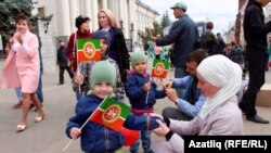 Татарстан әләмнәрен тарату