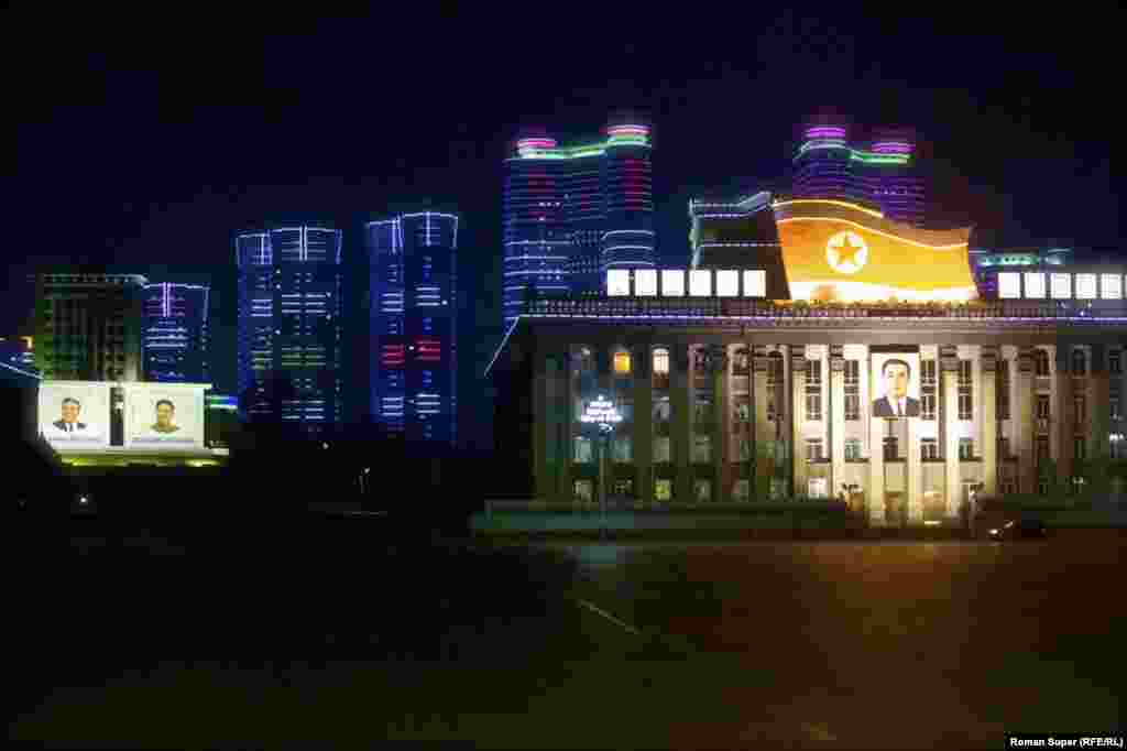 Начное жыцьцё Пхэньяну, як відаць, ня вельмі шматлюднае. Зрэшты, як і дзённае