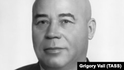 За надто проукраїнську позицію з посади було усунуто Петра Шелеста, першого секретаря ЦК КПУ у період 1963–1972 років. Фото 1964 року