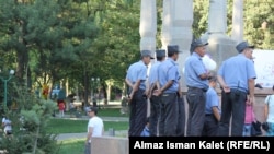 Милиционеры. Бишкек 2012 год. 