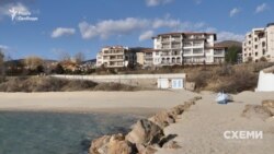 Сім’я Нечипоренка, починаючи з 2015 року, обзавелася тут трьома квартирами