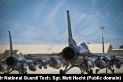 جنگنده های همه منظوره اف-۱۶ سی نیروی هوایی آمریکا، آخرین جنگنده‌هایی بودند که در پایگاه بگرام مستقر بودند. آخرین ده فروند اف-۱۶سی مستقر در این پایگاه در خردادماه سال جاری به آمریکا بازگشتند.