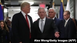 دونالد ترامپ در بازدیدی از پنتاگون در تابستان امسال