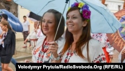 Згадуємо, як це було: Євпаторія у вишиванках за пів року до анексії (фотогалерея)