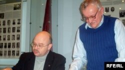 Міхась Булавацкі (праваруч) і гісторык Ігар Пушкін