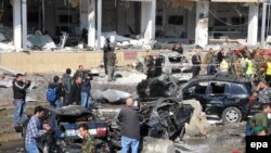 نمایی از محل وقوع انفجارهای انتحاری روز چهارشنبه در بیروت