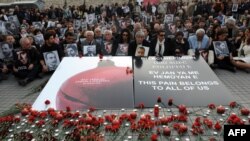 Церемония поминовения жертв геноцида армян, Стамбул, 24 апреля 2012 г.  