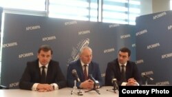 Сегодня депутаты абхазского парламента Валерий Агрба, Беслан Цвинария и Юрий Зухба на пресс-конференции в Ассоциации работников СМИ (АРСМИРА) рассказали о своем визите в Московскую патриархию и встрече с Патриархом Кириллом