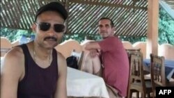 Фото двох французьких громадян, викрадених у Беніні 1 травня і сьогодні звільнених під час спецоперації