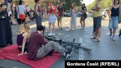 Протестиращи блокират пътно платно в Белград, 4 юли