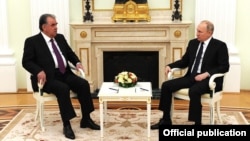 Эмомали Рахмон и Владимир Путин. 8 мая 2021 года. 