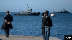 Теңізде жүрген Ресей әскери кемелері. Украина, 3 наурыз 2014 жыл.