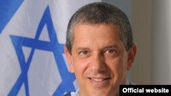 ژنرال اشل می‌گوید غیرنظامیان به‌عنوان سپر انسانی در بالا و پایین (پایگاه‌های حزب‌الله) قرار گرفته‌اند