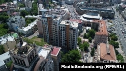 Елітний житловий комплекс «Капітолій», у якому мешкає Степан Грещук