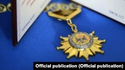  "Ак Шумкар" ордени. 