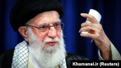 ظاهرا منظور از عبارت «رافت اسلامی» در دستور رهبر جمهوری اسلامی، صدور حکم اعدام و فشار حداکثری بر متهمان و زندانیان بوده است. 