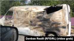 Знищений російським дроном автомобіль на трасі Краматорськ-Добропілля