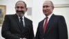 Президент России Владимир Путин (справа) принимает в Кремле премьер-министра Армении Никола Пашиняна, Москва, 27 декабря 2018 г․