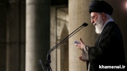 رهبر ایران در نماز عید فطر، «برداشت‌های غیرمنصفانه و ظالمانه از بیت‌المال» را «خیانت به آرمان‌های اسلامی» توصیف کرد.