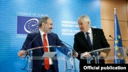 ՀՀ վարչապետ Նիկոլ Փաշինյանը և Եվրոպայի խորհրդի նախագահ Թորբյորն Յագլանդը, արխիվ, Ստրասբուրգ, 11 ապրիլի, 2019թ.