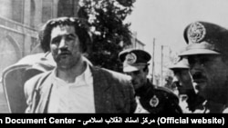 لحظه دستگیری حسین امامی بعد از ترور وزیر دربار