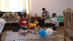 Արցախում տունը կորցրած ընտանիքն անորոշության մեջ է՝ չգիտեն ուր գնան